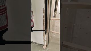 জানালা এবং দরজা ইনস্টলেশনের জন্য পলিউরেথেন ফোম: একটি নিরাপদ এবং উত্তাপ সমাধান